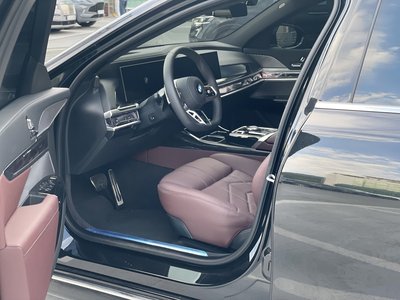 BMW 7 SERIES - 8
