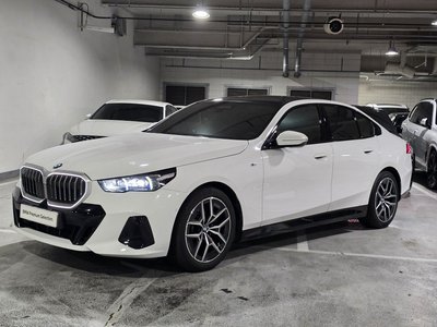 2023 BMW 5 SERIES — фото 1
