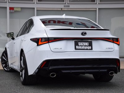 LEXUS IS - 10