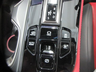 صورة 10 لـ 2023 Lexus NX