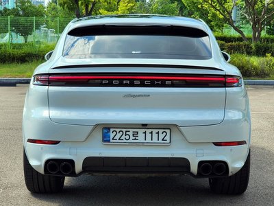 2025 Porsche CAYENNE 照片 3