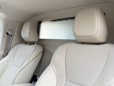2024 Lexus LM — миниатюра 12