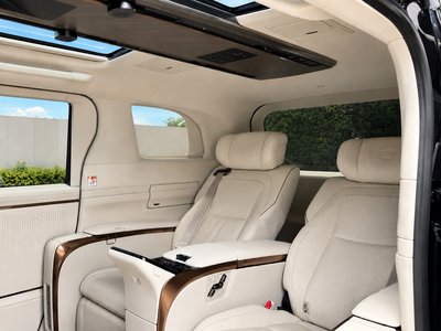 2024 Lexus LM — миниатюра 14