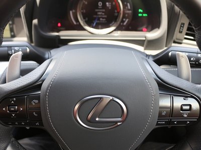 2023 Lexus LC — миниатюра 21