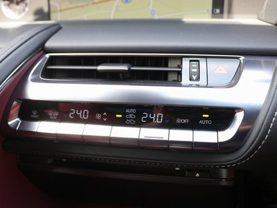 2023 Lexus LC — миниатюра 28