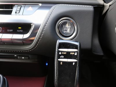 2023 Lexus LC — миниатюра 15