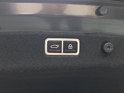 2023 Genesis THE NEW G70 thumbnail 35