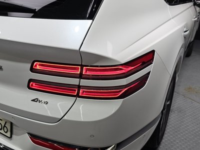 GENESIS GV80 - 10