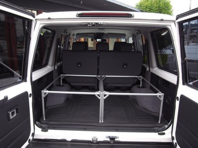 TOYOTA LAND CRUISER 70 - 6