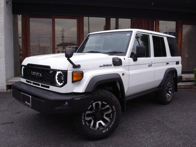 TOYOTA LAND CRUISER 70 - 10
