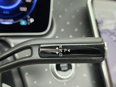 MERCEDES-BENZ EQE - 9