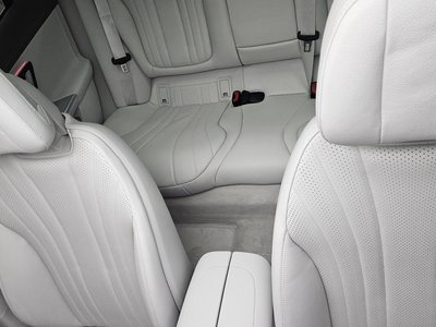 MERCEDES-BENZ EQE - 10