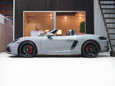 2020 Porsche 718 photo 4