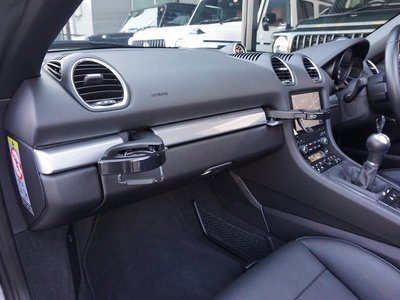 صورة مصغرة 24 لـ 2020 Porsche 718
