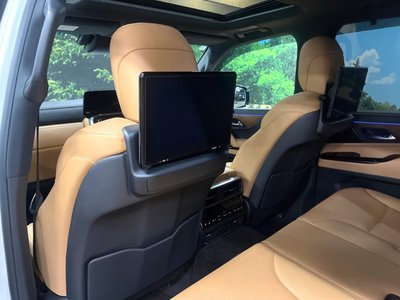 2025 Lexus LX photo 5