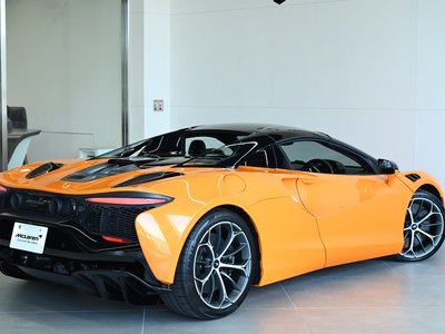 MCLAREN ARTURA SPIDER - 8