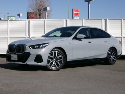 BMW 5 SERIES - 1