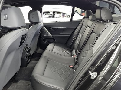 2025 BMW 5 SERIES 缩略图 16