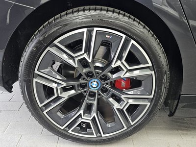2025 BMW 5 SERIES 照片 6