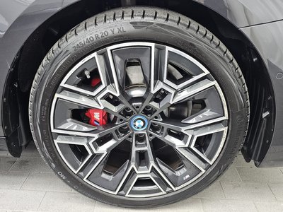 2025 BMW 5 SERIES 照片 8