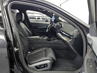 2025 BMW 5 SERIES 缩略图 17