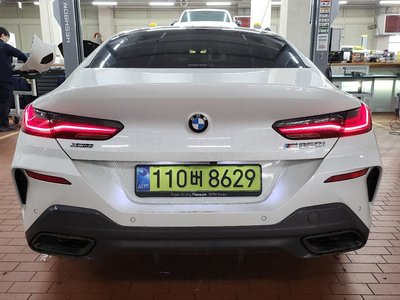 BMW 8 SERIES - 2