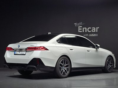 BMW 5 SERIES - 4
