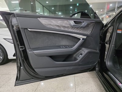 AUDI A7 - 9