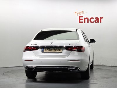 2021 Mercedes-BENZ E-CLASS 照片 3