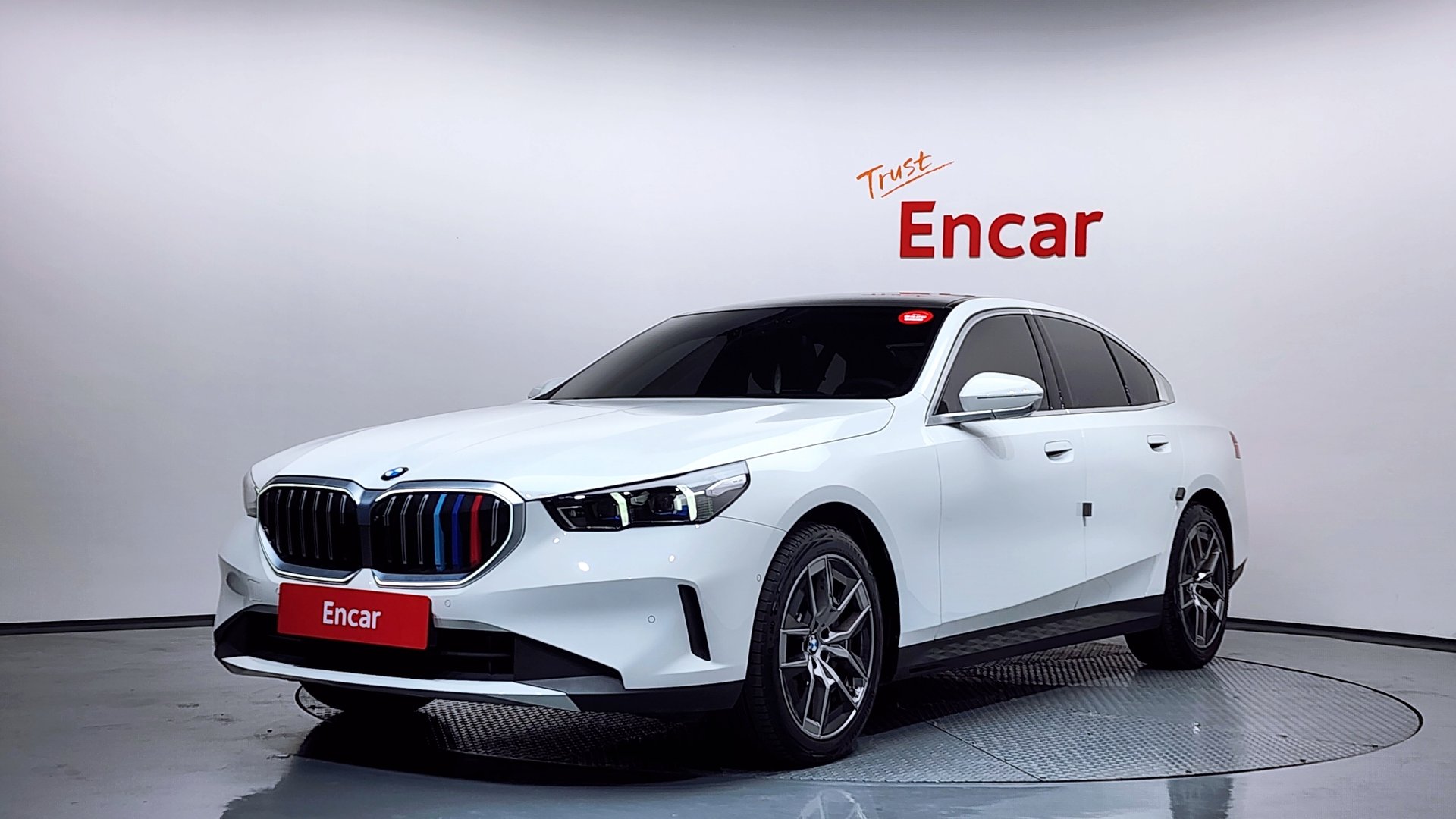 BMW 5 SERIES - View 1