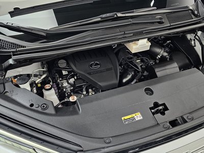 صورة 7 لـ 2025 Lexus LM