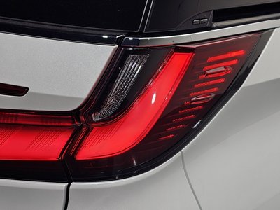 صورة 10 لـ 2025 Lexus LM