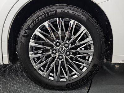 صورة 8 لـ 2025 Lexus LM