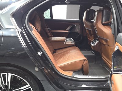 صورة مصغرة 17 لـ 2023 BMW I7