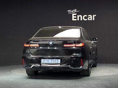 صورة 3 لـ 2023 BMW I7
