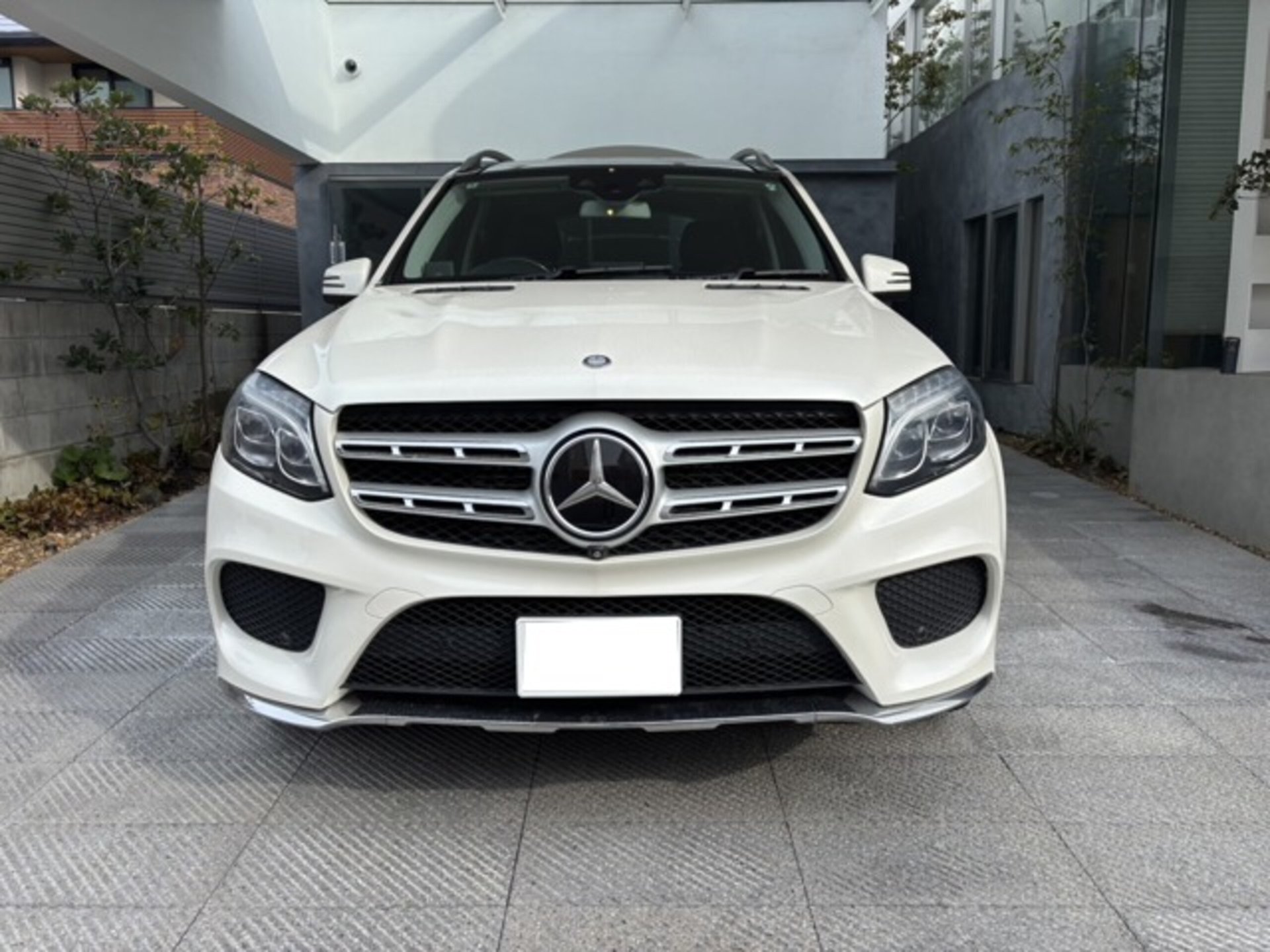 MERCEDES-BENZ GLS - View 1
