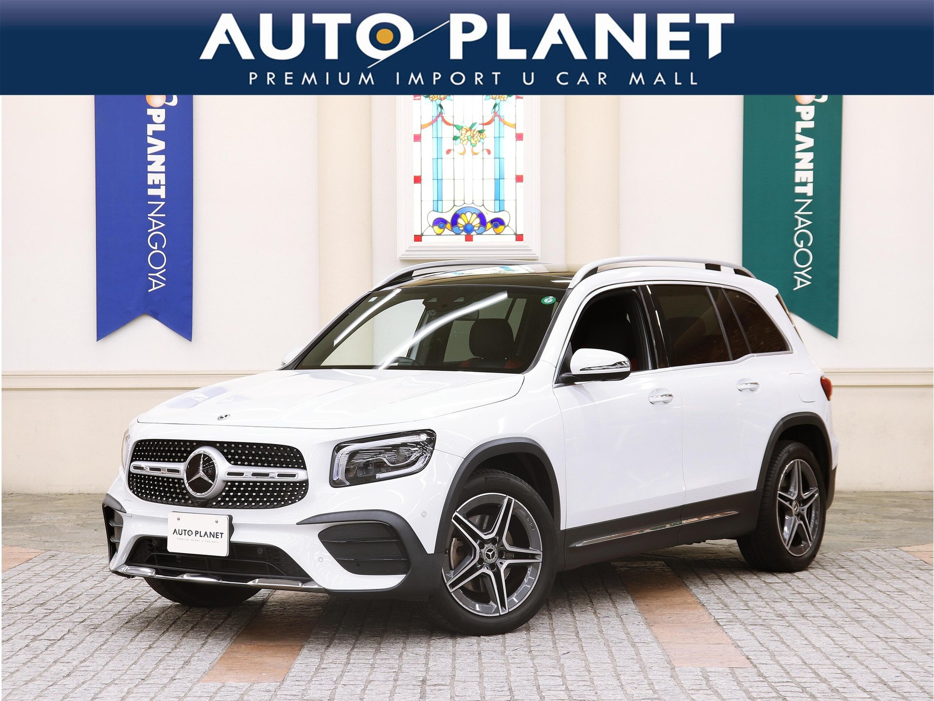 MERCEDES-BENZ GLB - View 1