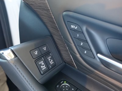 2025 Toyota ALPHARD thumbnail 32