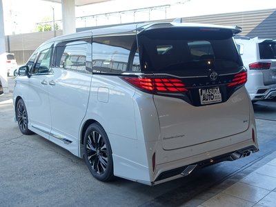 2025 Toyota ALPHARD — фото 9