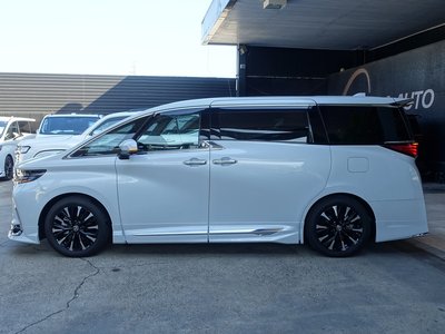 2025 Toyota ALPHARD — фото 7