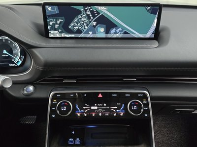 2022 Genesis GV80 thumbnail 19