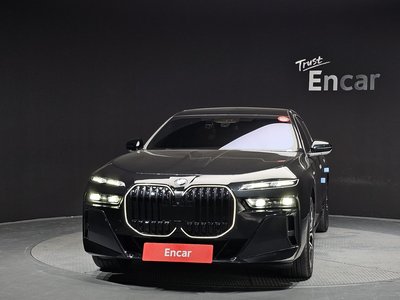 BMW 7 SERIES - 2
