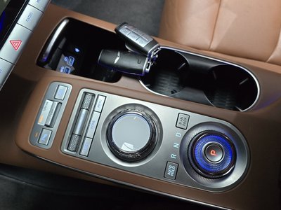 2021 Genesis GV70 photo 9