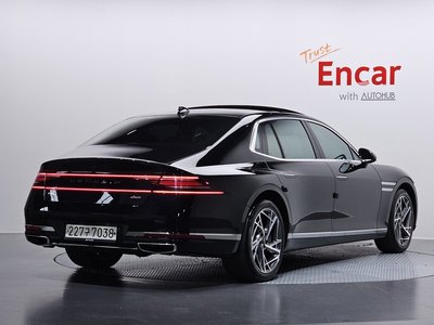 صورة 3 لـ 2022 Genesis G90 (RS4)