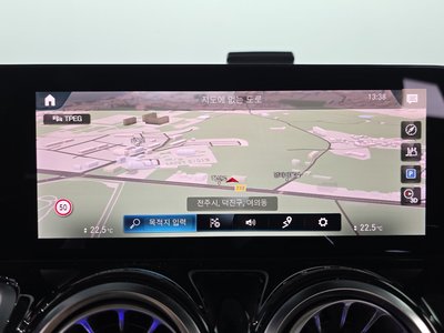 2022 Mercedes-BENZ GLB — миниатюра 27