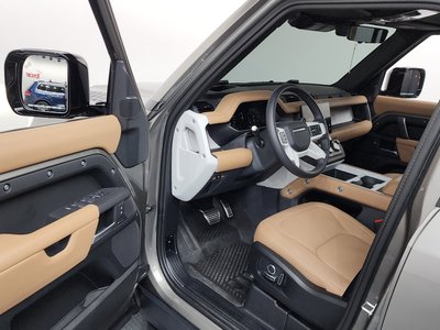 LAND ROVER DEFENDER - 10