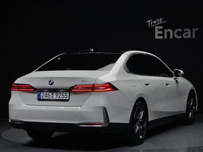 BMW 5 SERIES - 3