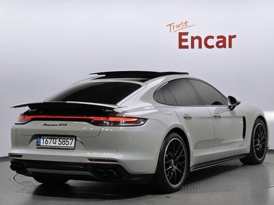 PORSCHE PANAMERA - 3