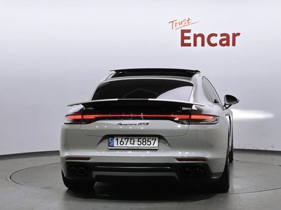 PORSCHE PANAMERA - 4