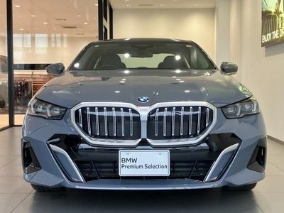2025 BMW 5 SERIES 照片 4